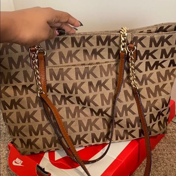 Purse - Picture 2 of 4